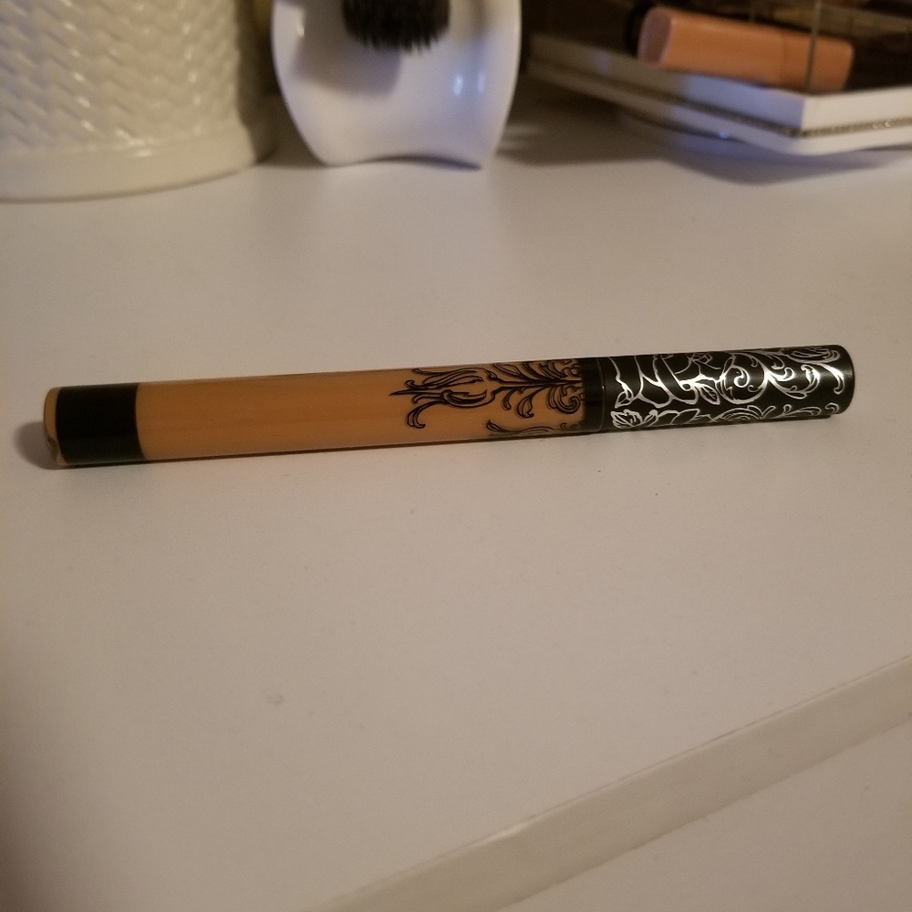 Kat Von D Everlasting Liquid Lipstick in LaLupe
